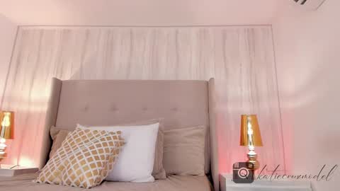 Katie online show from 02/18/25, 05:21