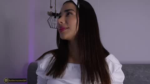 Katie online show from 10/06/25, 11:07