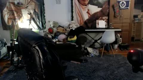 Katie online show from 06/17/26, 04:59