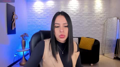 Kate Stonne online show from 10/15/25, 04:34