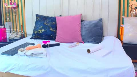 K A T L Y N  online show from 02/25/25, 07:03