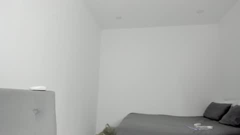 Follow me on instagram and twitter as correaktnees online show from 01/07/25, 06:59