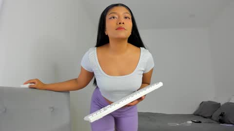 Follow me on instagram and twitter as correaktnees online show from 02/13/25, 07:45