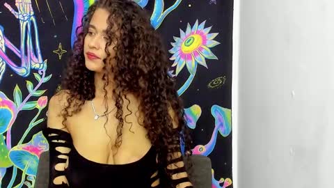 Snapshot of katrhin_66 chatting on 01/11/25, 01:59 Kathrin online show from 01/11/25, 01:59