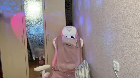   naked in pvt show 100 tk online show from 04/25/26, 04:26