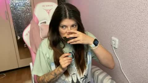   naked in pvt show 100 tk online show from 04/27/26, 05:11