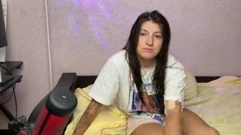 Snapshot of katrin_kristal chatting on 06/07/26, 09:07 naked in pvt show 100 tk online show from 06/07/26, 09:07
