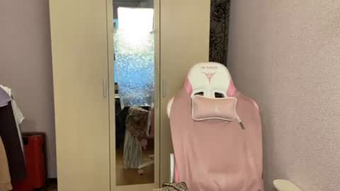 Snapshot of katrin_kristal chatting on 06/30/26, 10:05 naked in pvt show 100 tk online show from 06/30/26, 10:05