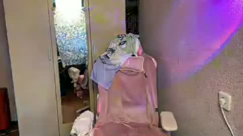 Snapshot of katrin_kristal chatting on 07/03/26, 04:02 naked in pvt show 100 tk online show from 07/03/26, 04:02