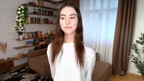 Snapshot of katrina_wens chatting on 03/04/26, 10:10 Kate Aurora online show from 03/04/26, 10:10