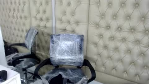 KatrinneHott online show from 12/14/25, 08:02