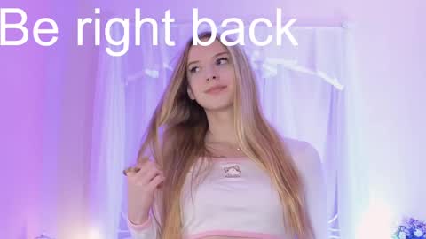 katt_yy online show from 01/31/25, 09:16