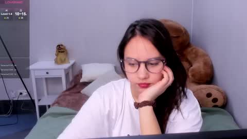 Snapshot of kattarrine_xo chatting on 02/14/25, 12:25 Kate online show from 02/14/25, 12:25