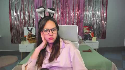 Snapshot of kattarrine_xo chatting on 03/04/25, 09:07 Kate online show from 03/04/25, 09:07