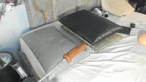 Katerine online show from 12/30/24, 03:25