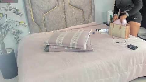 Katerine online show from 11/10/25, 03:38