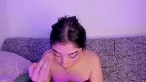 Snapshot of kattengel_ chatting on 05/08/26, 10:48 Kat online show from 05/08/26, 10:48