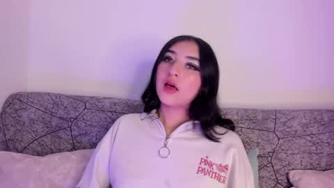 Snapshot of kattengel_ chatting on 05/12/26, 01:03 Kat online show from 05/12/26, 01:03
