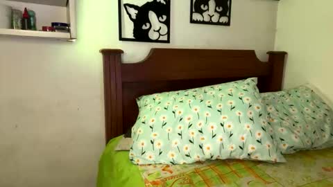 kattia online show from 11/06/25, 03:18