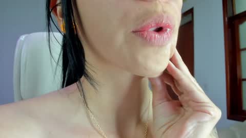 Snapshot of katty_mouth chatting on 01/07/25, 12:24 Katty online show from 01/07/25, 12:24