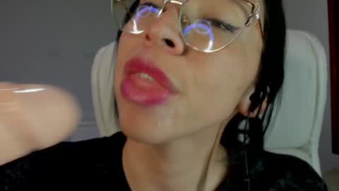 Snapshot of katty_mouth chatting on 01/11/25, 11:35 Katty online show from 01/11/25, 11:35