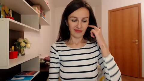 Snapshot of kattysapphire chatting on 10/31/25, 02:51 KattySapphire online show from 10/31/25, 02:51