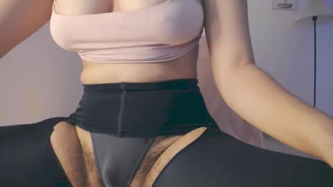  K a t  y  online show from 04/18/26, 10:43