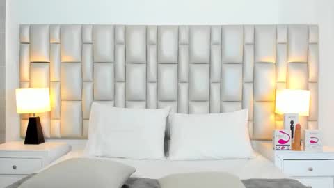 katy blonde girl and paola big boobs online show from 12/22/25, 08:17