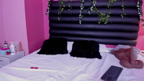 katy_contreras online show from 01/18/25, 02:12