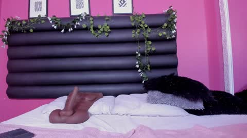 katy_contreras online show from 01/30/25, 05:39