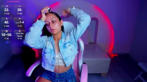 Snapshot of katy_sweet19 chatting on 02/14/26, 10:23 Katy online show from 02/14/26, 10:23