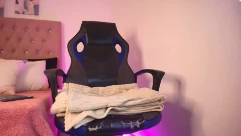 Katy Van online show from 03/06/25, 05:14