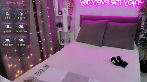 Kate online show from 11/28/25, 03:53