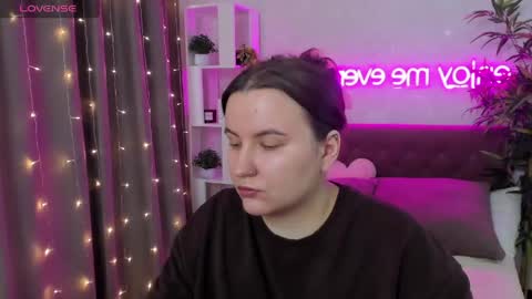 Kate online show from 03/19/26, 05:11