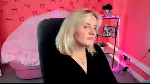 Snapshot of katybriggs chatting on 06/26/26, 06:29 Katy online show from 06/26/26, 06:29