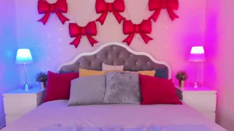 katymeaw online show from 05/19/26, 01:56