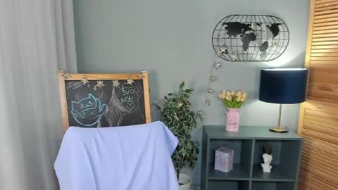 katymeaw online show from 05/30/26, 01:25