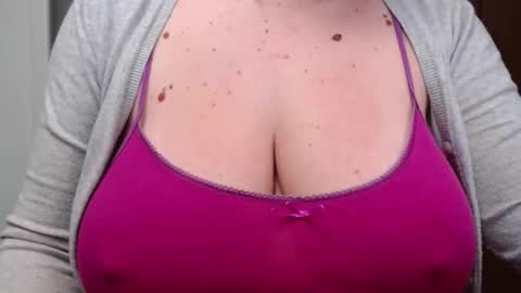 Katy online show from 11/12/25, 03:07