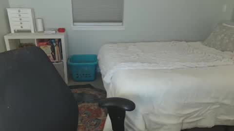 Katy online show from 04/11/26, 03:11