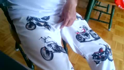 Snapshot of kawa98karbu chatting on 06/10/26, 07:57 kawa98karbu online show from 06/10/26, 07:57
