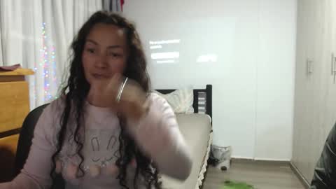  Khawit  online show from 11/30/25, 01:42