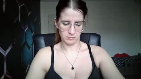 KayaLips online show from 09/28/25, 02:11