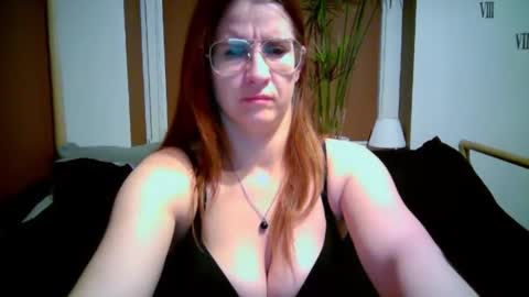 KayaLips online show from 11/28/25, 09:17