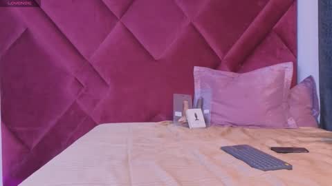 Cattleya stone online show from 09/09/25, 07:08