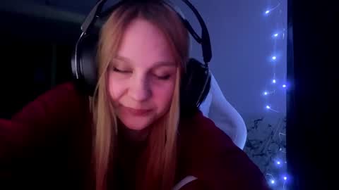 Snapshot of kayceefroehner chatting on 05/05/26, 06:05 Amia online show from 05/05/26, 06:05