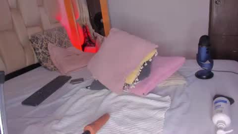 Kayla online show from 06/17/26, 02:25