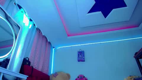 Snapshot of kayla_sexx chatting on 06/10/26, 04:01 kayla_sexx online show from 06/10/26, 04:01