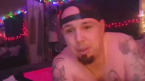 Snapshot of kaylaandmike23 chatting on 06/01/26, 06:26 M and K online show from 06/01/26, 06:26