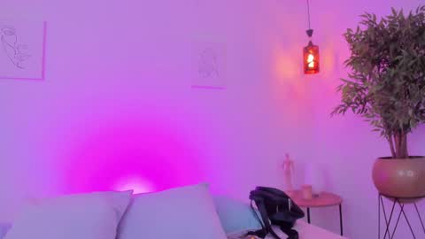      K A Y L A      online show from 10/04/25, 02:48