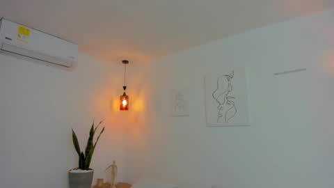      K A Y L A      online show from 10/12/25, 12:48